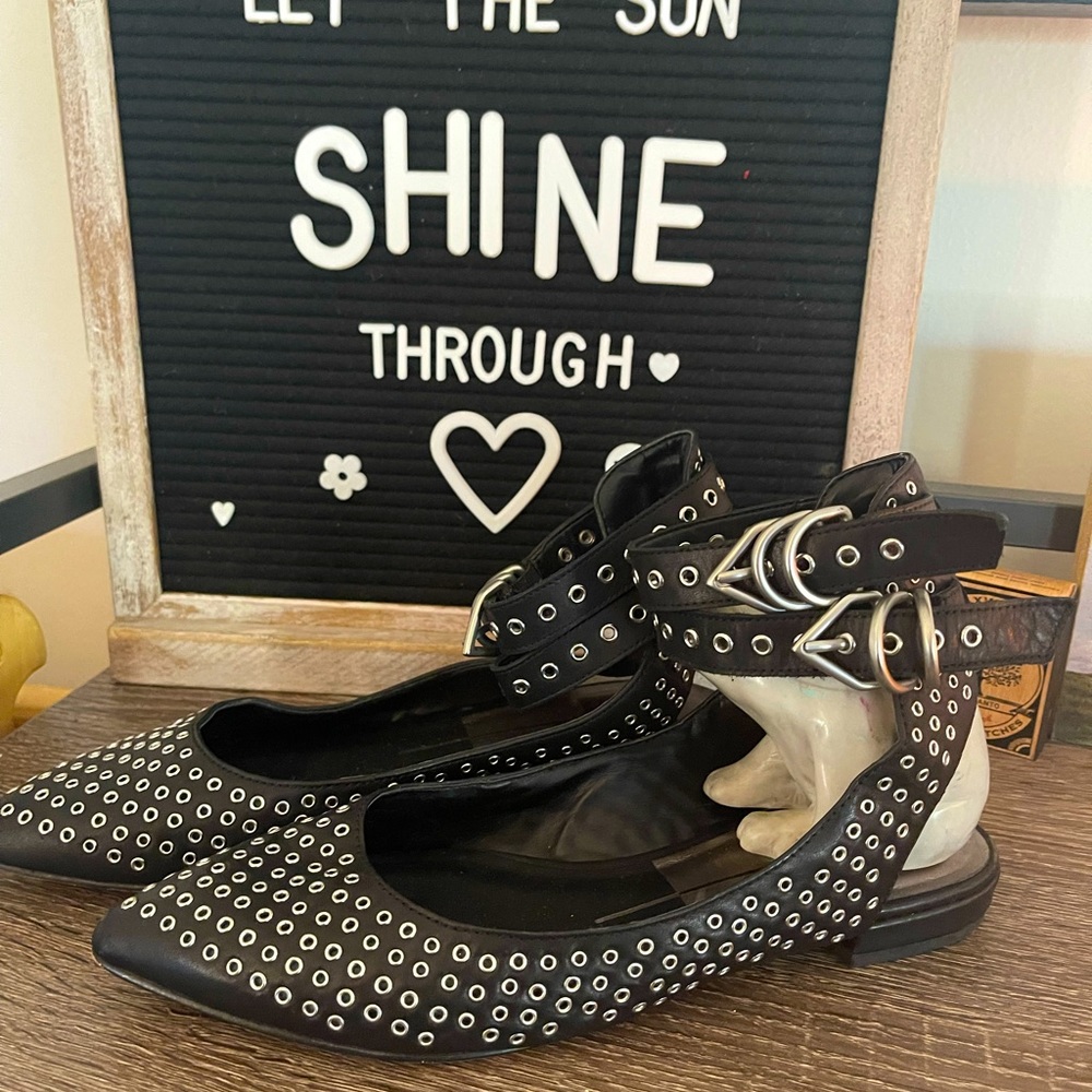 Dolce Vita flats